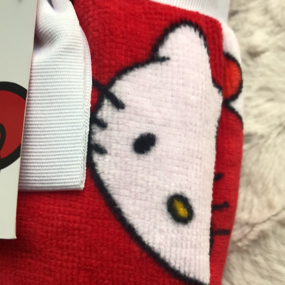 Hello Kitty Hand Towels - Picture 3 of 6